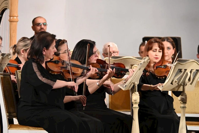 Filarmoniyada Heydər Əliyevin anadan olmasının 103 illiyinə həsr olunmuş konsert keçirildi — FOTOLAR