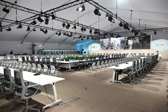 Prezident Olimpiya Stadionunun ərazisində WUF13 ilə bağlı görülən işlərlə tanış oldu — FOTOLAR Prezident Olimpiya Stadionunun ərazisində WUF13 ilə bağlı görülən işlərlə tanış oldu — FOTOLAR
