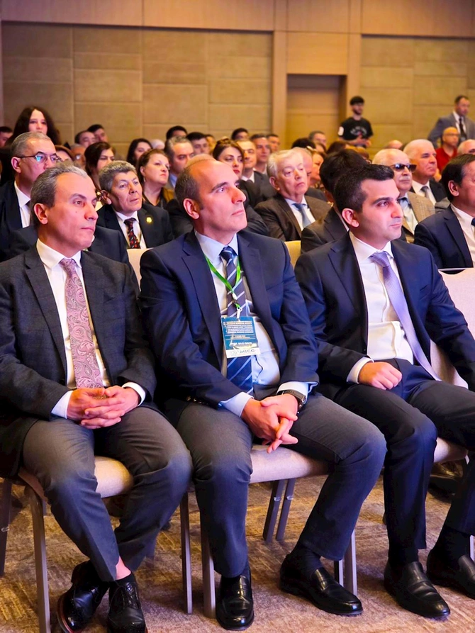 Bakı və Xankəndidə tibbin müxtəlif sahələrini əhatə edən regional konqreslər keçirildi — FOTOLAR