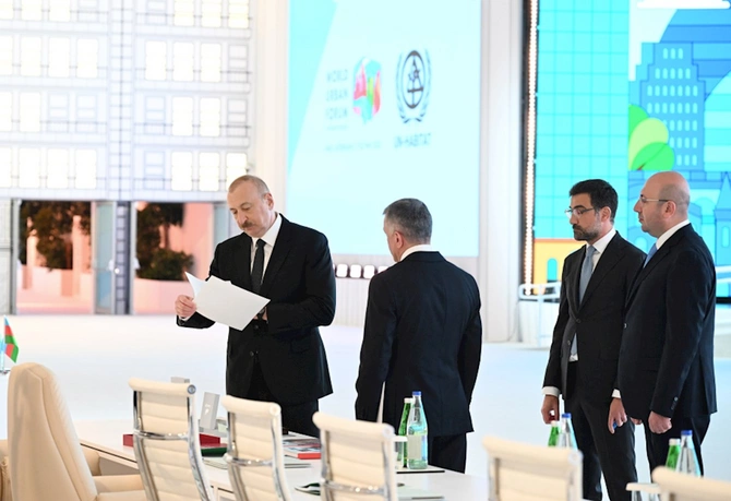 Prezident Olimpiya Stadionunun ərazisində WUF13 ilə bağlı görülən işlərlə tanış oldu — FOTOLAR Prezident Olimpiya Stadionunun ərazisində WUF13 ilə bağlı görülən işlərlə tanış oldu — FOTOLAR