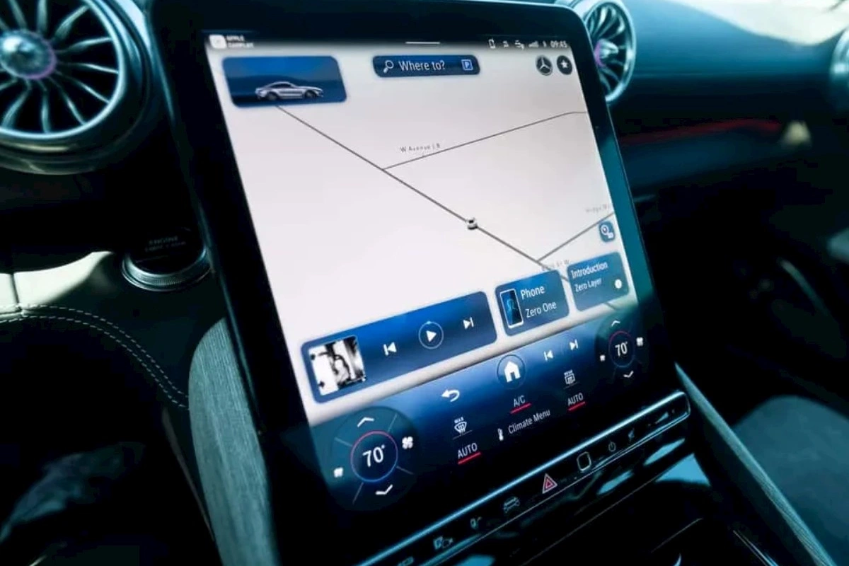 Mercedes 144 min avtomobili geri çağırır