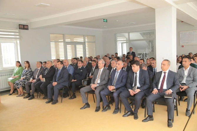 Salyanın icra başçısı kənd camaatı ilə görüşdü — FOTOLAR
