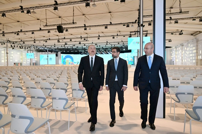 Prezident Olimpiya Stadionunun ərazisində WUF13 ilə bağlı görülən işlərlə tanış oldu — FOTOLAR Prezident Olimpiya Stadionunun ərazisində WUF13 ilə bağlı görülən işlərlə tanış oldu — FOTOLAR