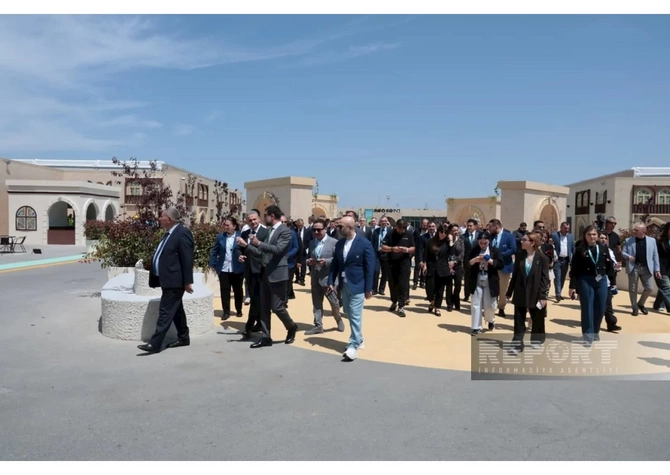 Media nümayəndələri WUF13-lə bağlı görülən işlərlə tanış olublar — FOTOLAR Media nümayəndələri WUF13-lə bağlı görülən işlərlə tanış olublar — FOTOLAR