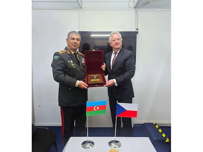 Zakir Həsənov Slovakiyada IDEB 2026 sərgisində iştirak edib — FOTOLAR