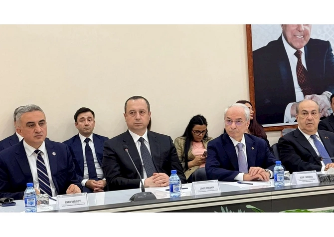 Heydər Əliyev və Azərbaycan Ədliyyəsi kitabının təqdimatı olub — FOTOLAR Heydər Əliyev və Azərbaycan Ədliyyəsi kitabının təqdimatı olub — FOTOLAR