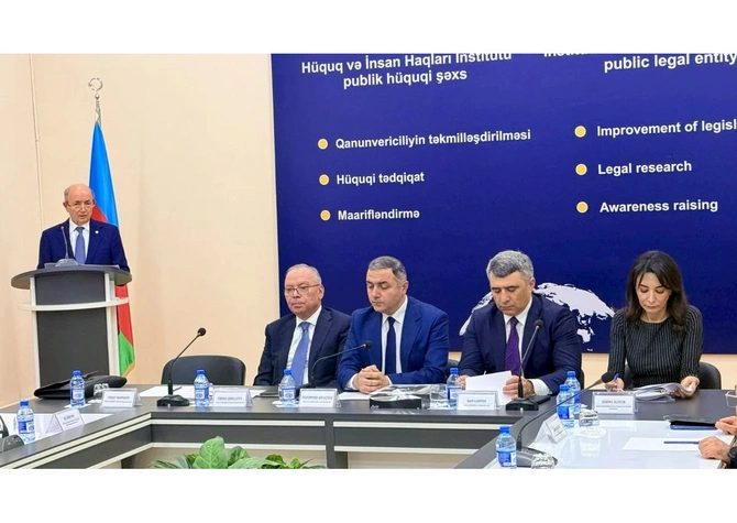 Heydər Əliyev və Azərbaycan Ədliyyəsi kitabının təqdimatı olub — FOTOLAR Heydər Əliyev və Azərbaycan Ədliyyəsi kitabının təqdimatı olub — FOTOLAR