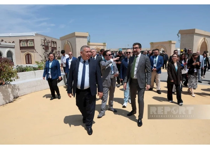 Media nümayəndələri WUF13-lə bağlı görülən işlərlə tanış olublar — FOTOLAR Media nümayəndələri WUF13-lə bağlı görülən işlərlə tanış olublar — FOTOLAR