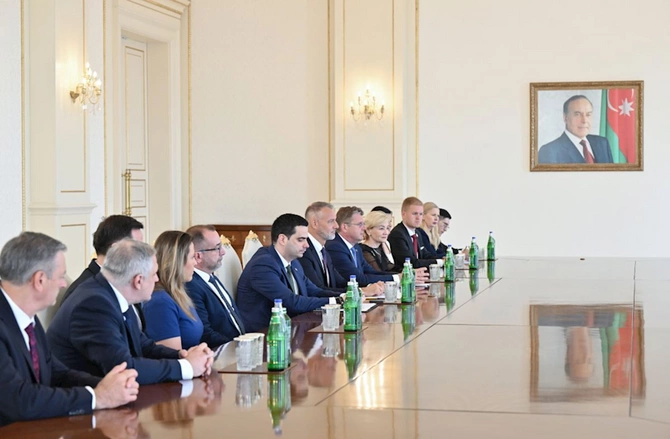İlham Əliyev Slovakiya Milli Şurası sədrini qəbul edib — FOTOLAR İlham Əliyev Slovakiya Milli Şurası sədrini qəbul edib — FOTOLAR