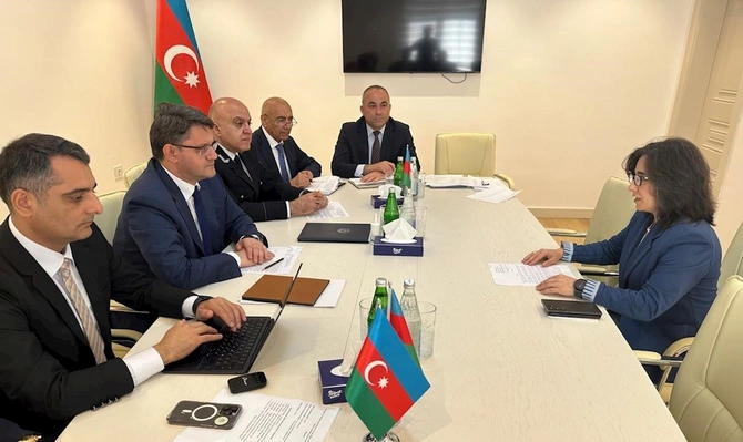 Ekologiya və təbii sərvətlər naziri Laçında vətəndaşları qəbul etdi — FOTOLAR