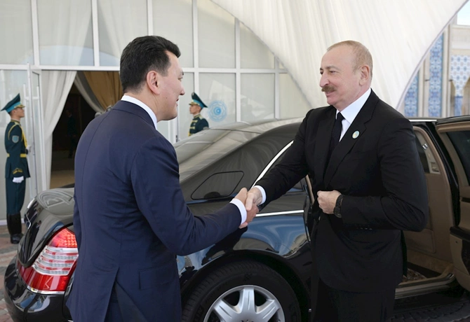 Prezident Türküstanda bir sıra mədəni məkanlarla tanış oldu — FOTOLAR