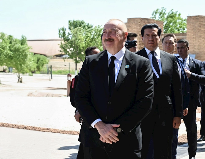 Liderlərin səmimi anları — FOTOLAR Liderlərin səmimi anları — FOTOLAR