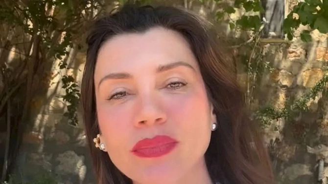 Məşhur aktrisanın hamilə olduğu iddia edilir — FOTOLAR