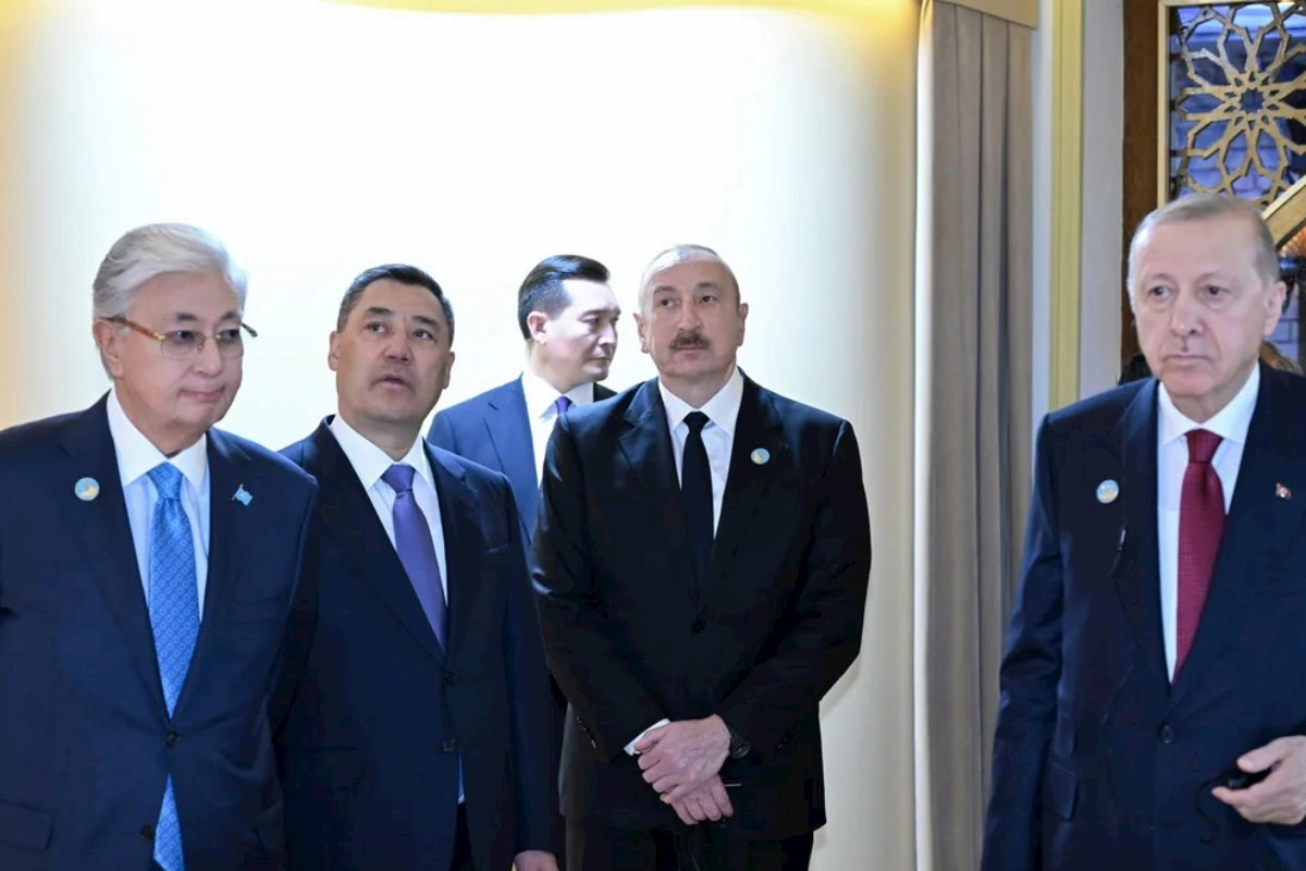 Prezident Türküstanda bir sıra mədəni məkanlarla tanış oldu — FOTOLAR