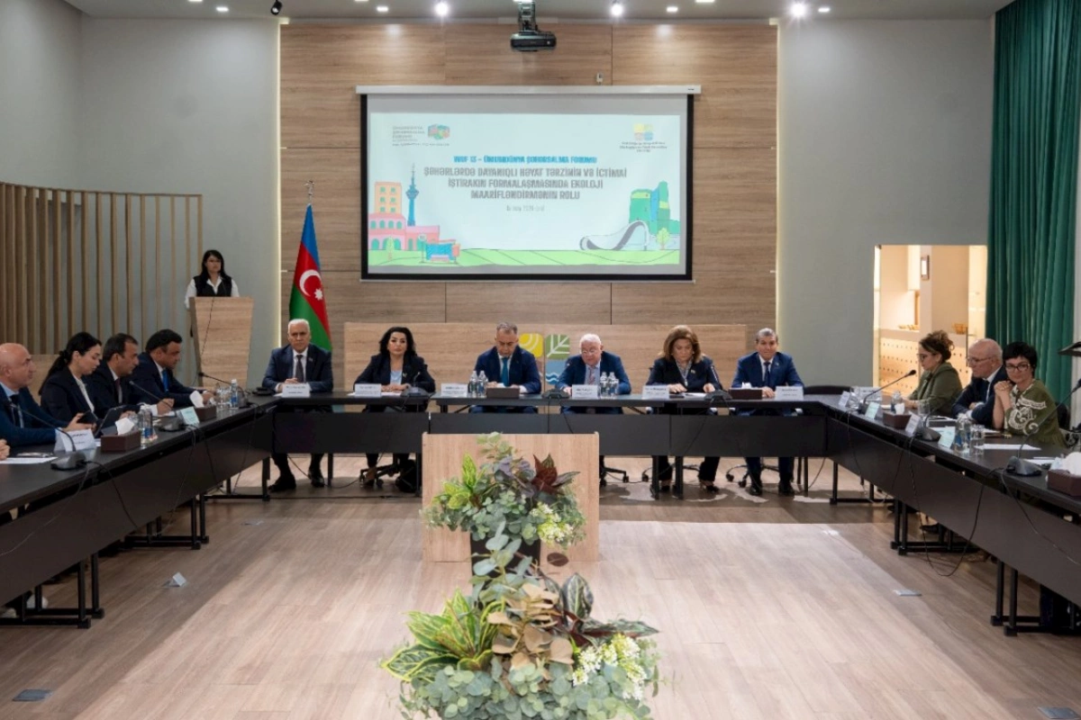 “Şəhərlərdə dayanıqlı həyat tərzinin və ictimai iştirakın formalaşmasında ekoloji maarifləndirmənin rolu” mövzusu müzakirə olundu — FOTOLAR