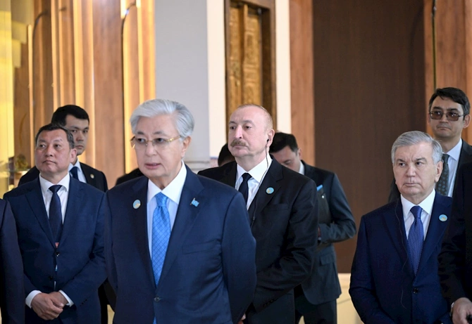 Prezident Türküstanda bir sıra mədəni məkanlarla tanış oldu — FOTOLAR