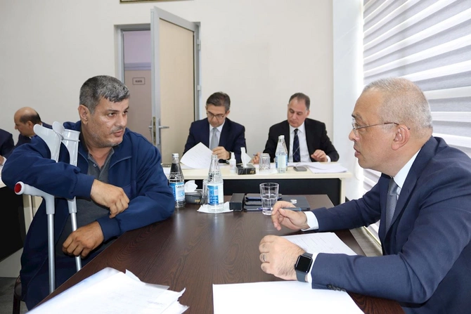 Zaur Mikayılov Naftalan şəhərində vətəndaşlarla görüşdü — FOTOLAR
