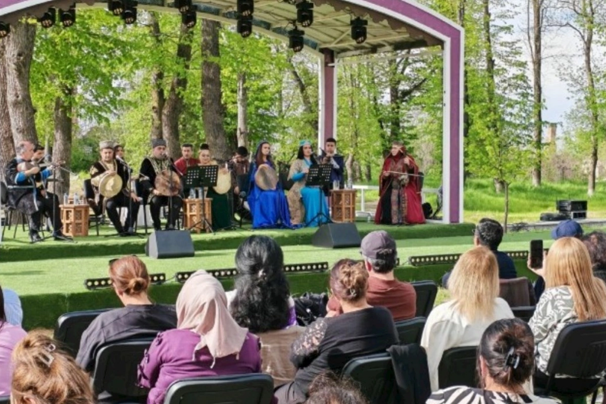 “Xarıbülbül” festivalı başa çatdı