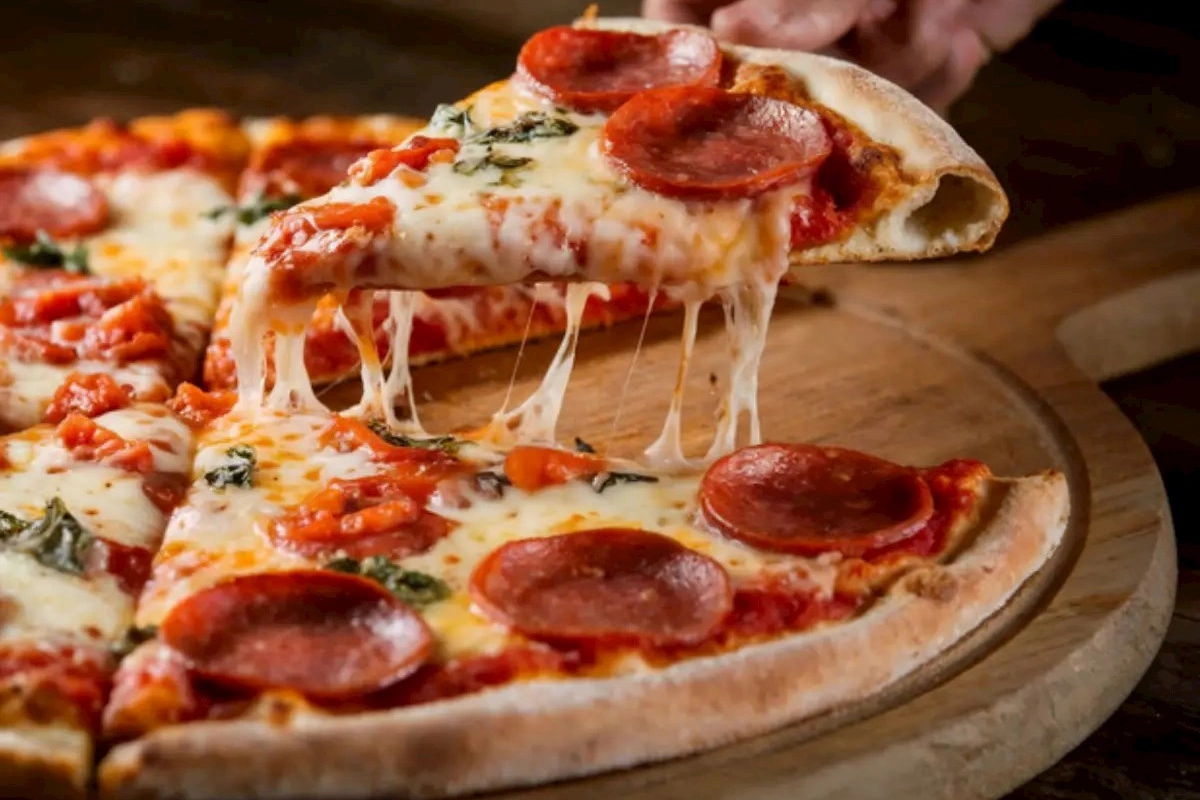 Pizza Hut satılır