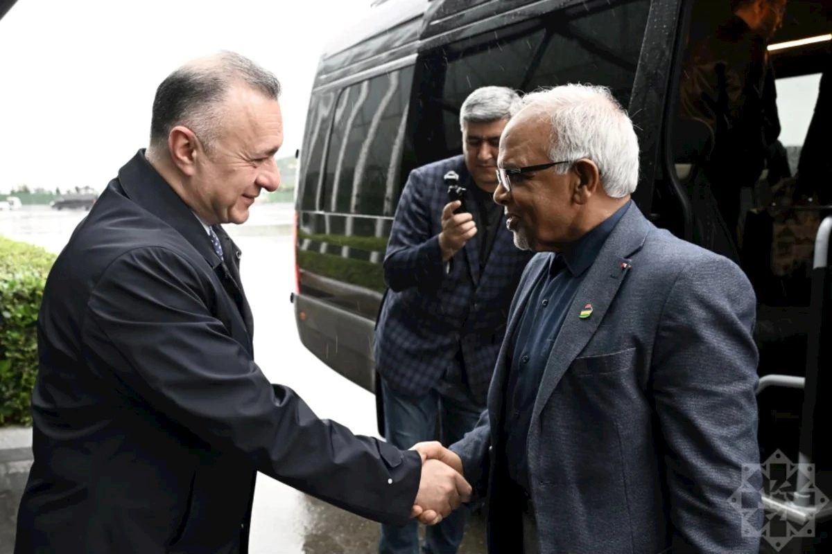 Mavriki Prezidenti Azərbaycana gəlib — FOTO