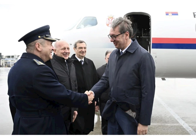 Serbiya Prezidenti Azərbaycana səfərə gəlib — FOTOLAR