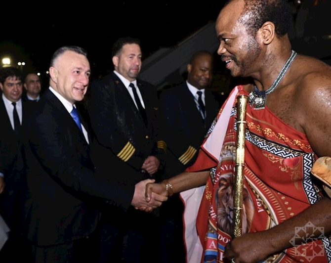 Esvatini Kralı Azərbaycana gəlib — FOTO