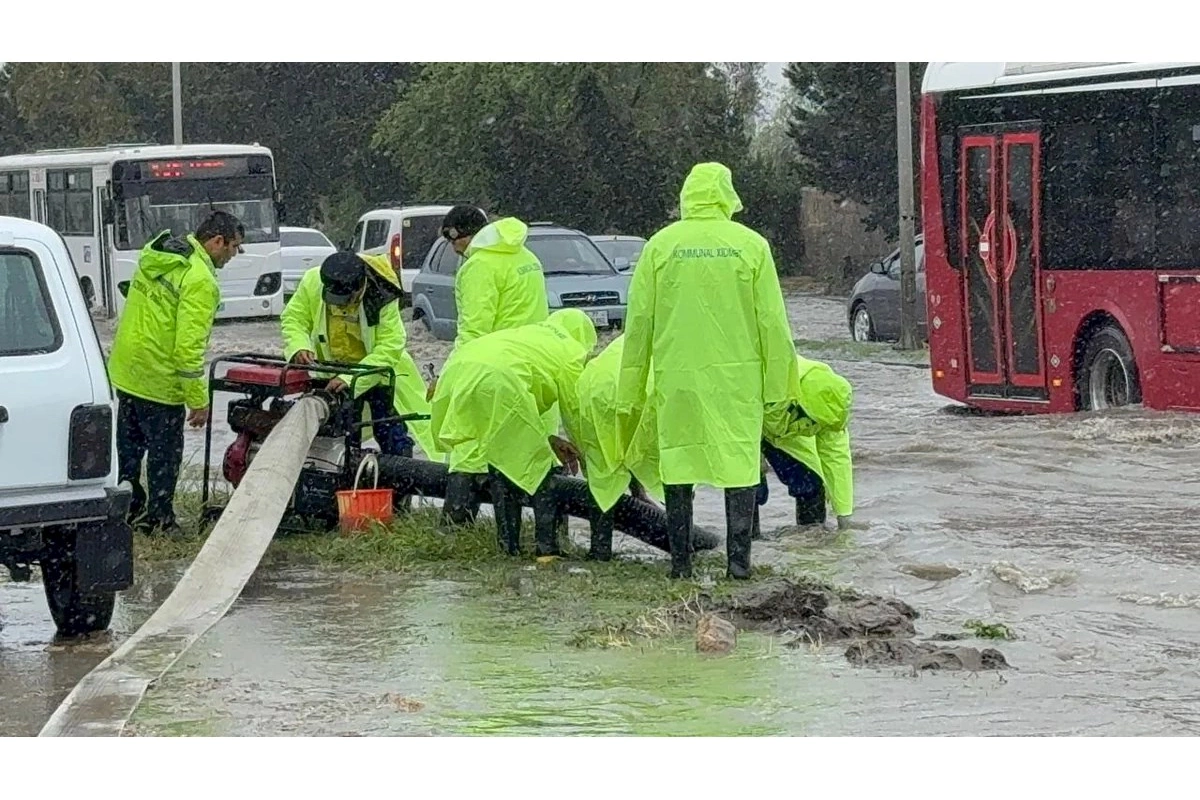Yağışlarla əlaqədar Bakı Şəhər İcra Hakimiyyəti intensiv iş rejimindədir — FOTOLAR