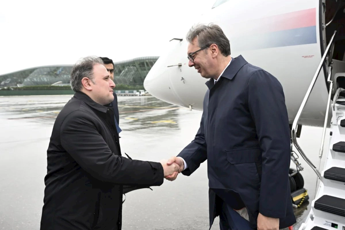 Serbiya Prezidenti Azərbaycana səfərə gəlib — FOTOLAR