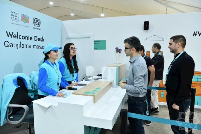 WUF13-ün Media Mərkəzində qızğın iş gedir — FOTOLAR WUF13-ün Media Mərkəzində qızğın iş gedir — FOTOLAR