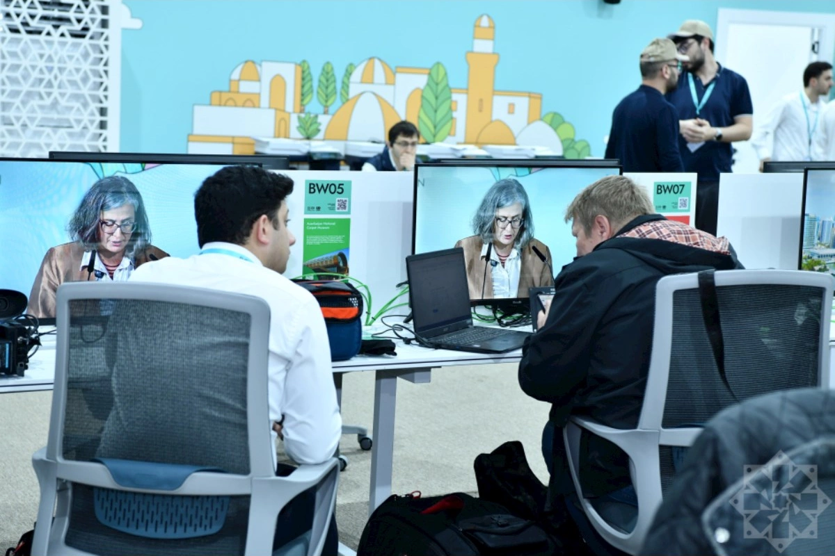 WUF13-ün Media Mərkəzində qızğın iş gedir — FOTOLAR