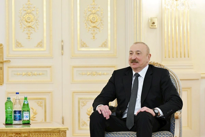 İlham Əliyev Serbiya Prezidenti ilə görüşüb — FOTOLAR