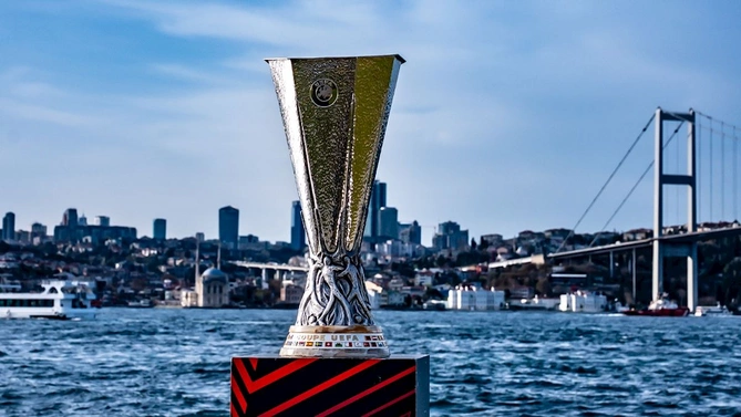 Final həyəcanı və sehrli atmosfer: İstanbulu yenidən kəşf edin — FOTOLAR