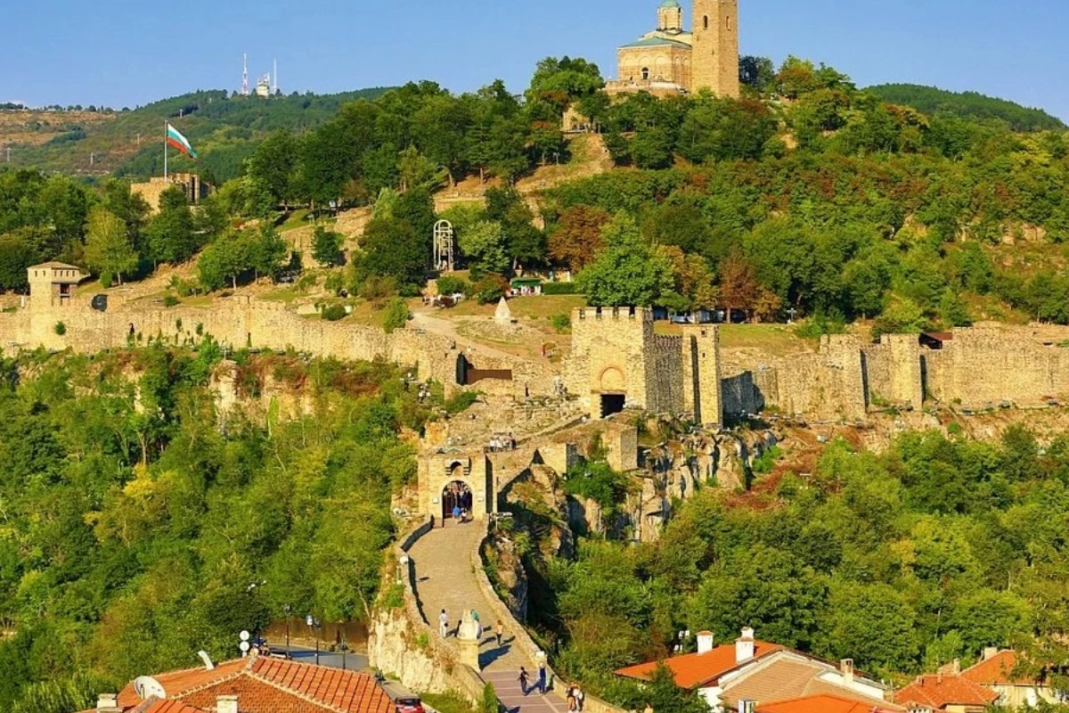 İlham Əliyev Bolqarıstanın Veliko Tırnovo şəhərində Şuşa Parkının salınması ilə bağlı Fərman imzalayıb