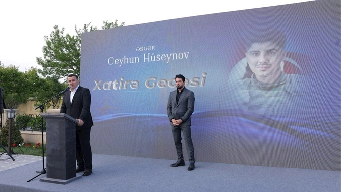 Qısa, lakin mənalı ömür: Ceyhun Hüseynovun xatirə gecəsi — VİDEO/FOTOLAR Qısa, lakin mənalı ömür: Ceyhun Hüseynovun xatirə gecəsi — VİDEO/FOTOLAR