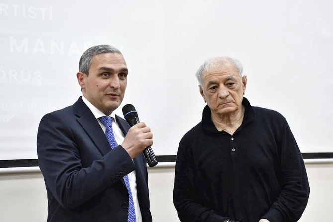 Qarabağ Universitetində tələbələr xalq artisti Fəxrəddin Manafovla görüşdü — FOTOLAR Qarabağ Universitetində tələbələr xalq artisti Fəxrəddin Manafovla görüşdü — FOTOLAR