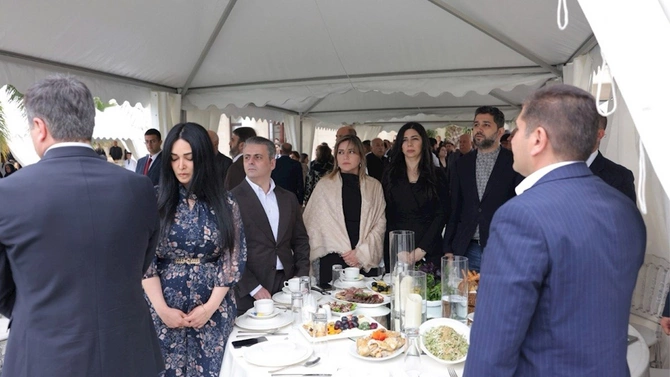 Qısa, lakin mənalı ömür: Ceyhun Hüseynovun xatirə gecəsi — VİDEO/FOTOLAR Qısa, lakin mənalı ömür: Ceyhun Hüseynovun xatirə gecəsi — VİDEO/FOTOLAR