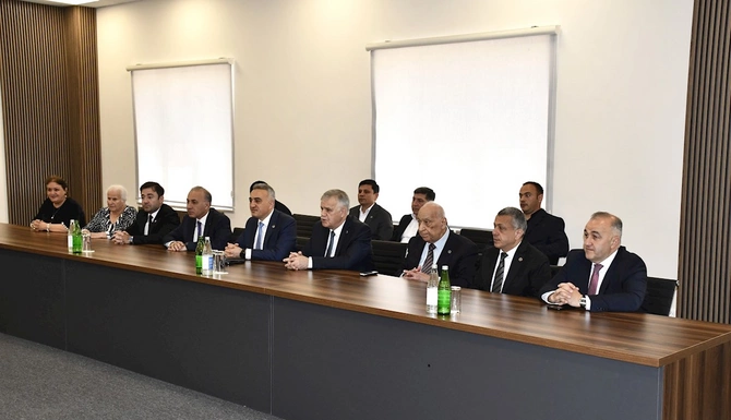 Vəkillər Kollegiyasının nümayəndə heyəti Qarabağ Universitetində olub — FOTOLAR Vəkillər Kollegiyasının nümayəndə heyəti Qarabağ Universitetində olub — FOTOLAR