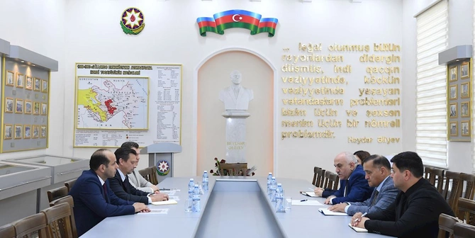 Dövlət Komitəsində AzQAC və IFRC Azərbaycan nümayəndəliyinin əməkdaşları ilə görüş keçirilib — FOTOLAR Dövlət Komitəsində AzQAC və IFRC Azərbaycan nümayəndəliyinin əməkdaşları ilə görüş keçirilib — FOTOLAR