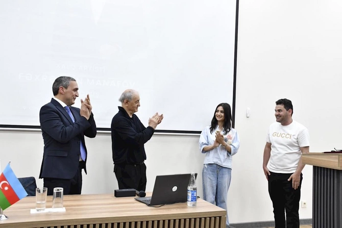 Qarabağ Universitetində tələbələr xalq artisti Fəxrəddin Manafovla görüşdü — FOTOLAR Qarabağ Universitetində tələbələr xalq artisti Fəxrəddin Manafovla görüşdü — FOTOLAR