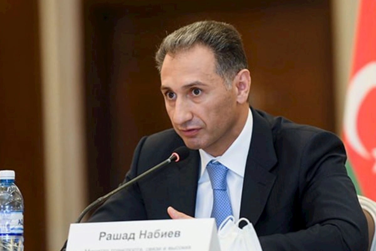“Daha çox yol tikmək tıxac problemini avtomatik həll etmir” — Nazir