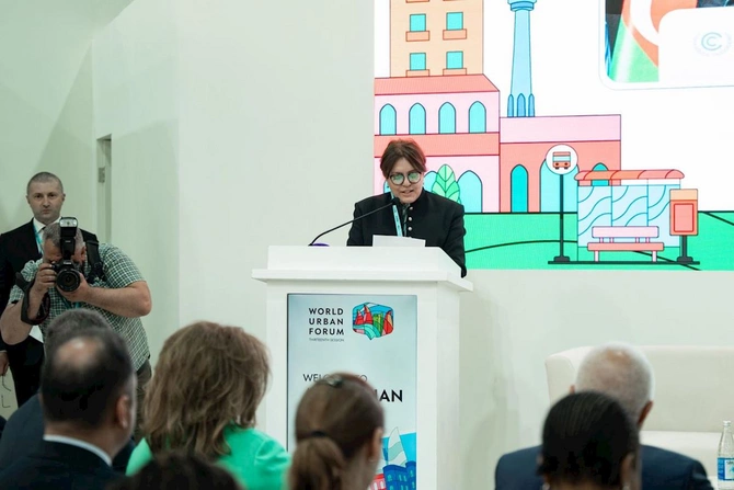 WUF13 çərcivəsində Erkən xəbərdarlıq və iqlimə dayanıqlı şəhərlər mövzusunda tədbir keçirildi — FOTOLAR WUF13 çərcivəsində Erkən xəbərdarlıq və iqlimə dayanıqlı şəhərlər mövzusunda tədbir keçirildi — FOTOLAR