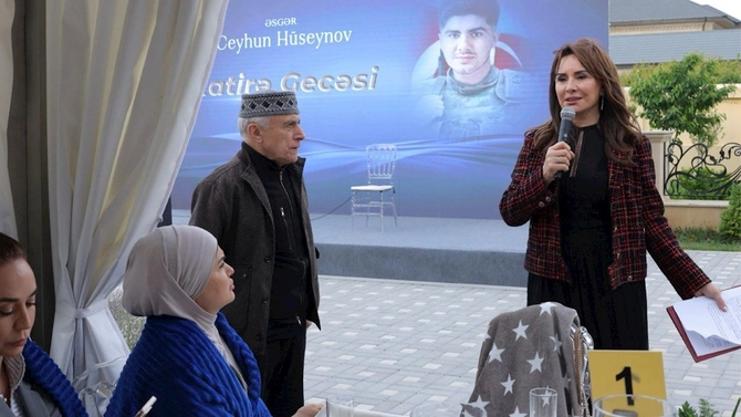 Qısa, lakin mənalı ömür: Ceyhun Hüseynovun xatirə gecəsi — VİDEO/FOTOLAR Qısa, lakin mənalı ömür: Ceyhun Hüseynovun xatirə gecəsi — VİDEO/FOTOLAR