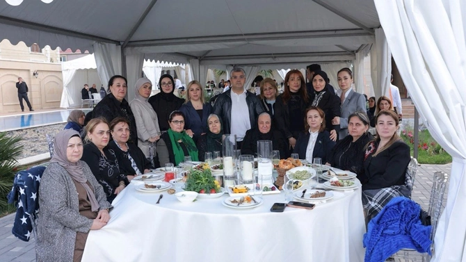 Qısa, lakin mənalı ömür: Ceyhun Hüseynovun xatirə gecəsi — VİDEO/FOTOLAR Qısa, lakin mənalı ömür: Ceyhun Hüseynovun xatirə gecəsi — VİDEO/FOTOLAR
