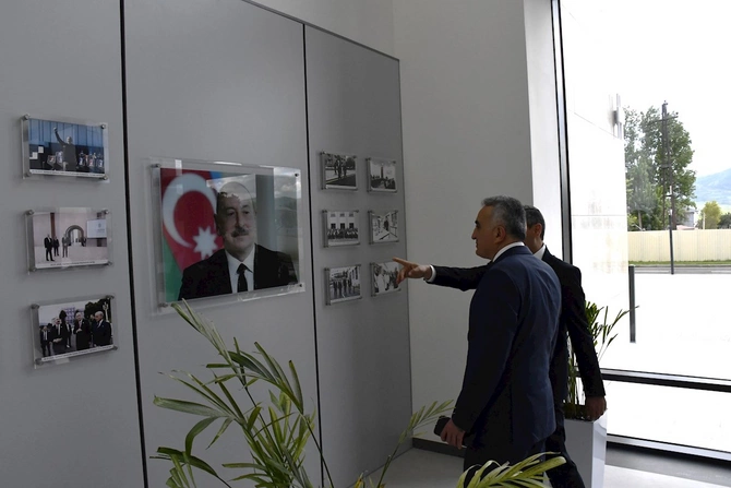 Vəkillər Kollegiyasının nümayəndə heyəti Qarabağ Universitetində olub — FOTOLAR Vəkillər Kollegiyasının nümayəndə heyəti Qarabağ Universitetində olub — FOTOLAR