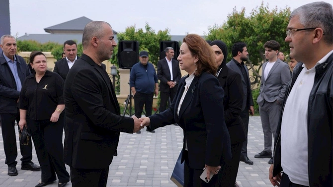 Qısa, lakin mənalı ömür: Ceyhun Hüseynovun xatirə gecəsi — VİDEO/FOTOLAR Qısa, lakin mənalı ömür: Ceyhun Hüseynovun xatirə gecəsi — VİDEO/FOTOLAR
