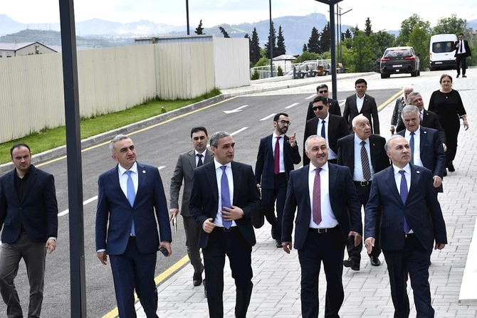Vəkillər Kollegiyasının nümayəndə heyəti Qarabağ Universitetində olub — FOTOLAR Vəkillər Kollegiyasının nümayəndə heyəti Qarabağ Universitetində olub — FOTOLAR