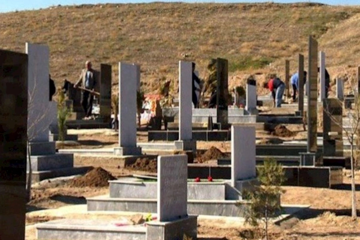 Ərinin məzarını ziyarətə getdi — Elə orada öldü