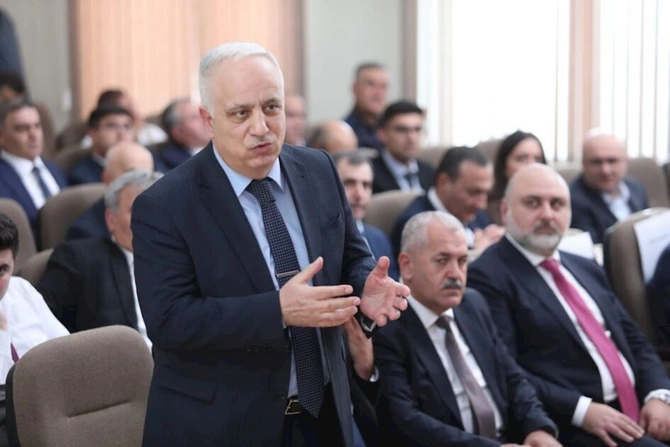 Tikinti sahəsində icazə prosedurları müzakirə olundu — FOTOLAR Tikinti sahəsində icazə prosedurları müzakirə olundu — FOTOLAR