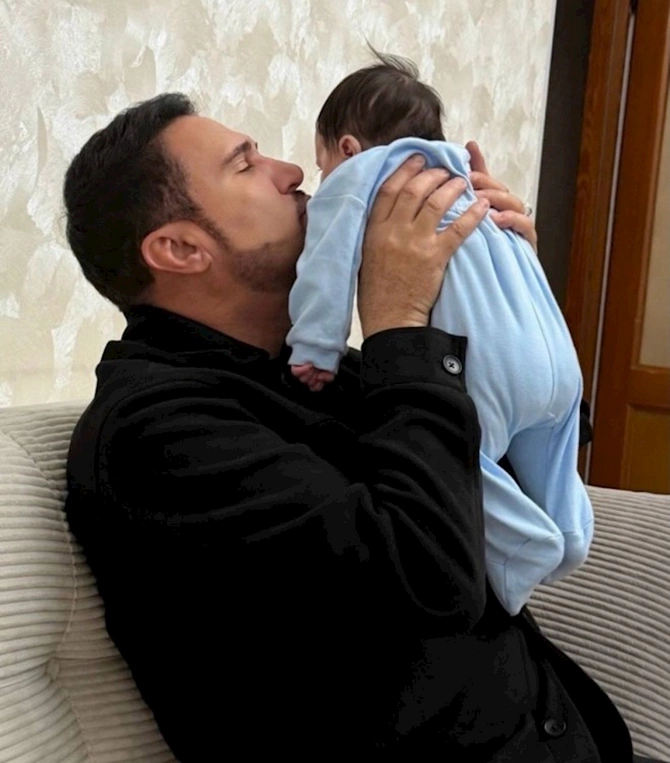 Nadir Qafarzadə nəvəsi ilə şəklini paylaşdı — FOTO