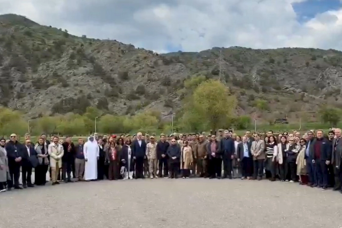 Hikmət Hacıyev xarici diplomatların Laçına səfərinin videosunu paylaşdı